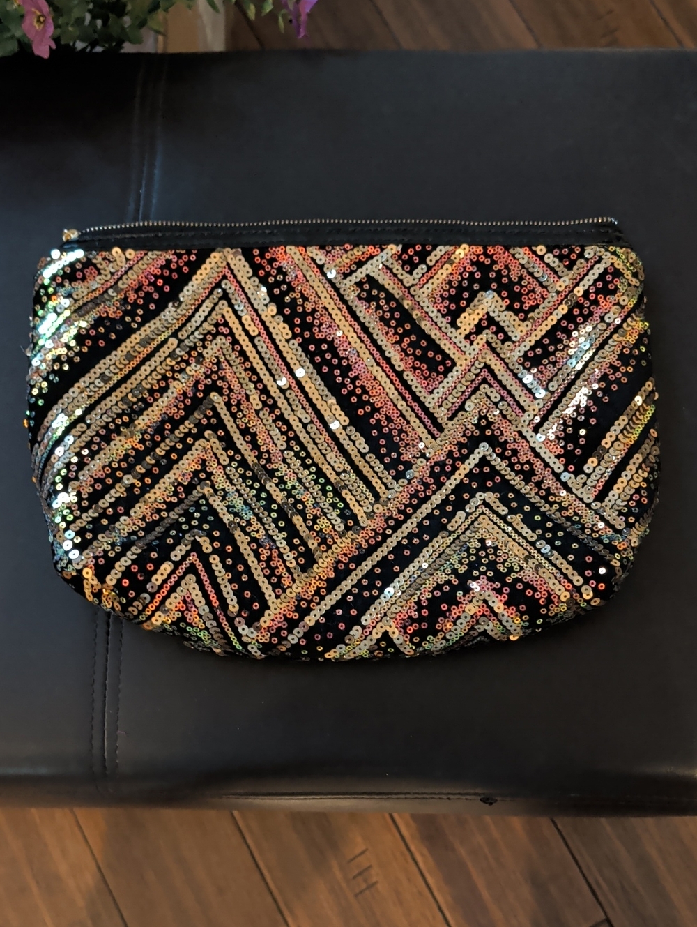Vince Camuto Large Glitter Zip Clutch/Bag - Picture 5 of 5